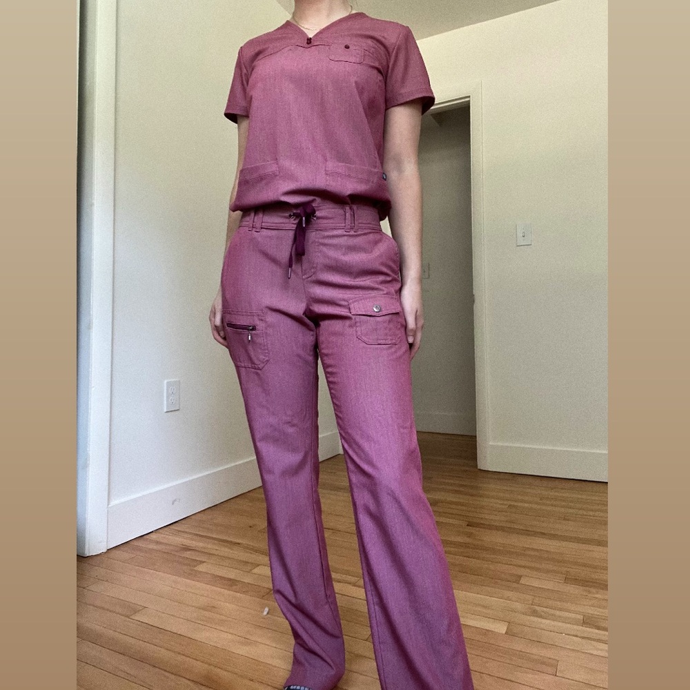 ADAR Pro scrub set for women